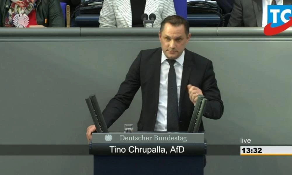 Γερμανία: Δείτε πως "την πάτησε" ο αρχηγός του ακροδεξιού κόμματος απέναντι σε έφηβο δημοσιογράφο